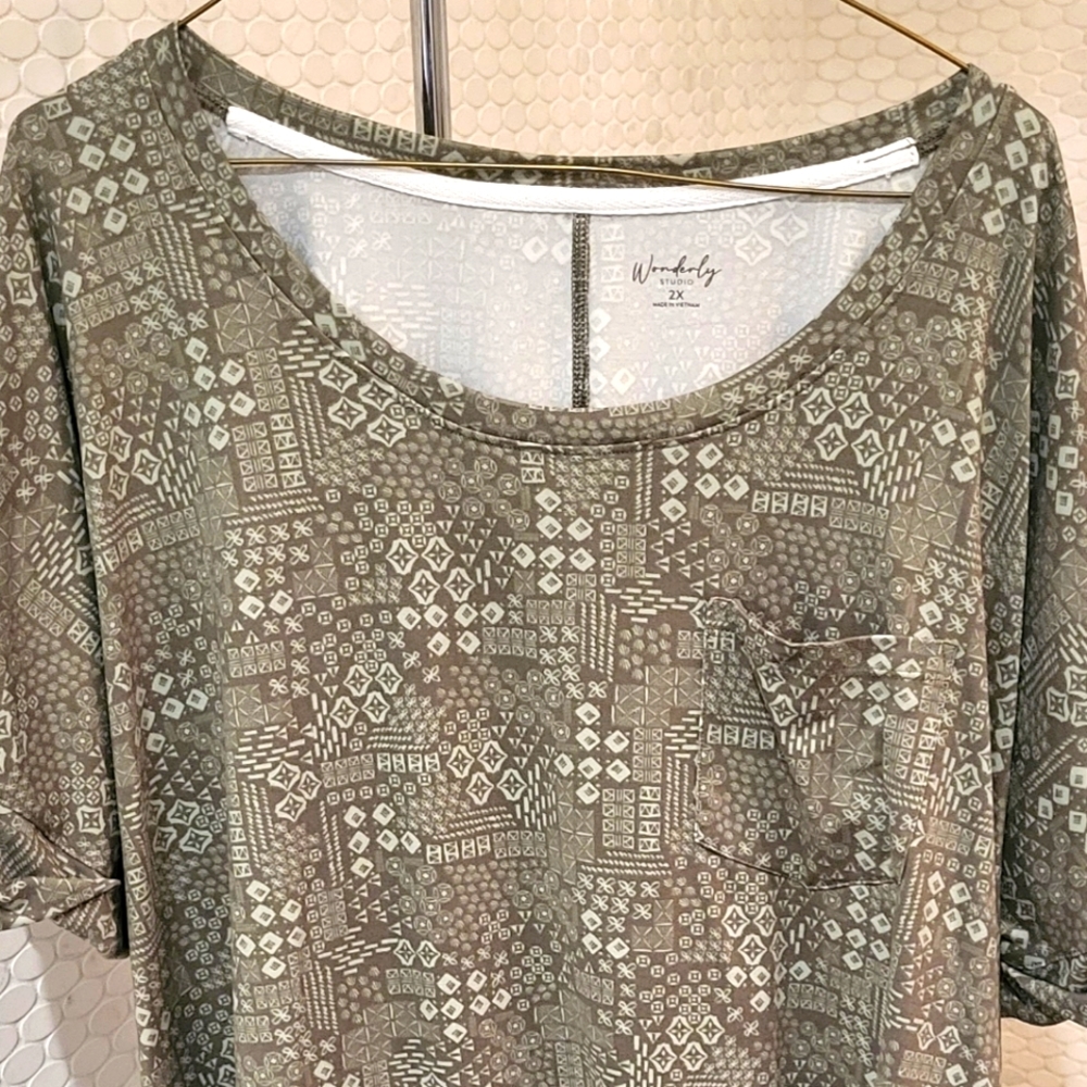 Wonderly Women's print top 2X